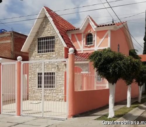 ¡BAJA AÚN MÁS SU PRECIO APROVECHA! EXCELENTE CASA EN VENTA EN ESQUINA Y CON TERRENO EXCEDENTE EN COL
