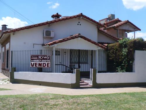 IDEAL VIVIENDA E INVERSION!!! AMPLIAS POSIBILIDADES.