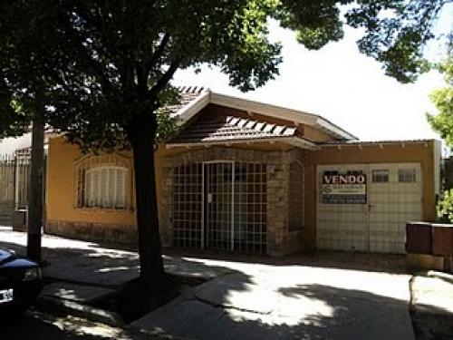 Venta Casa en Benegas - Frente al Campus Mendoza
