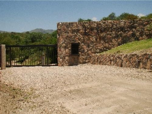 Ultimos 7 excepcionales lotes en LA ESCONDIDA barrio privado de montaña.
