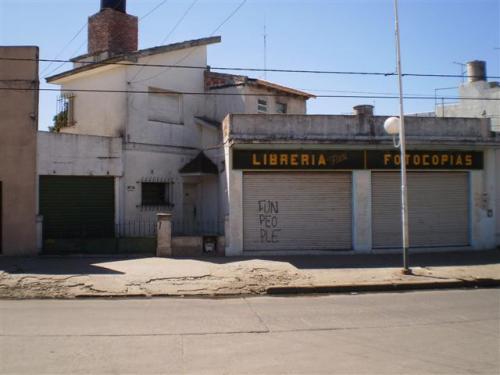 Chalet 2 plantas,con local comercial