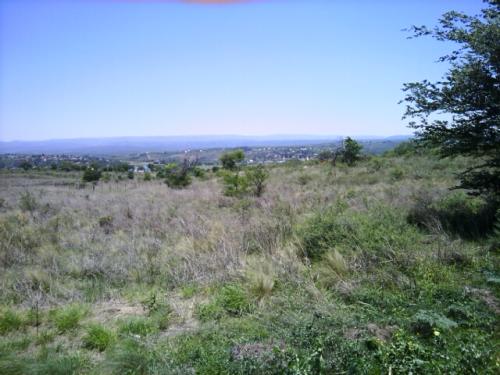 2 hermosos lotes llanos contiguos en Villa San Roque con vista al lago