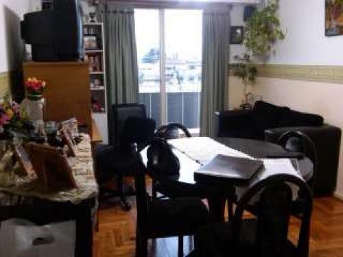 EXCELENTE DEPARTAMENTO EN MONTE CASTRO