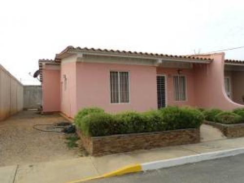 VENTA de CASA en CABUDARE-LA PIEDAD. 