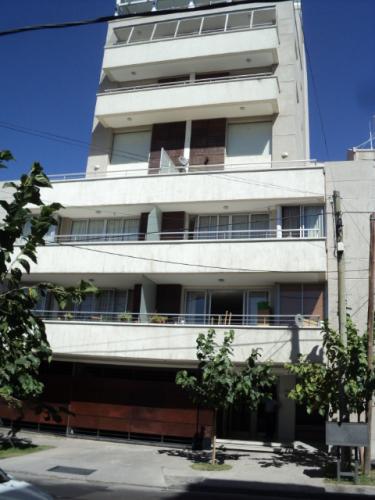Departamento Bombal sur-calle Maipu