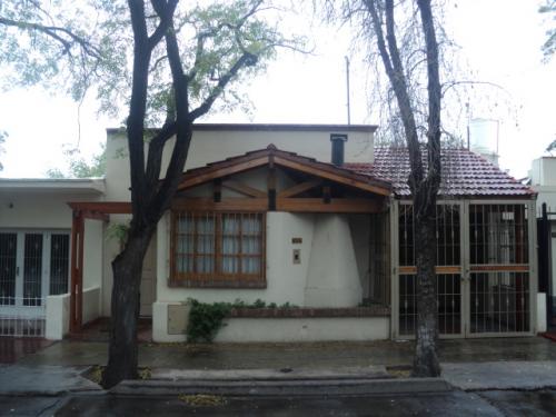 CASA EN VENTA - SEXTA SECCION - CALLE RODRIGUEZ