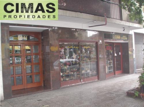 SEMIPISO 3 AMB. AL FRENTE CON BALCON CORRIDO TOTALMENTE RECICLADO A NUEVO EN FLORESTA
