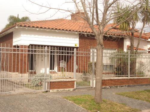 Venta Casa, 3 dormitorios, don bosco quilmes, excelente ubicación
