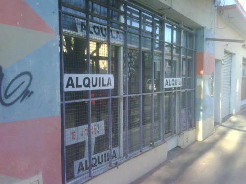 LOCAL EN VILLA ADELINA A METROS DE AVENIDA DE MAYO