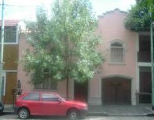 Vendo Casa 5 ambientes c /  patio