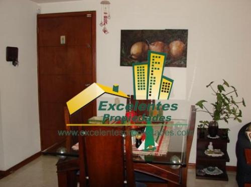Se vende excelente apartamento en la loma de los  Bernal belén (4ldlb799)