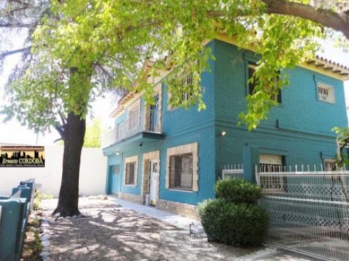 Magnífico, Único e Histórico Chalet estilo Colonial