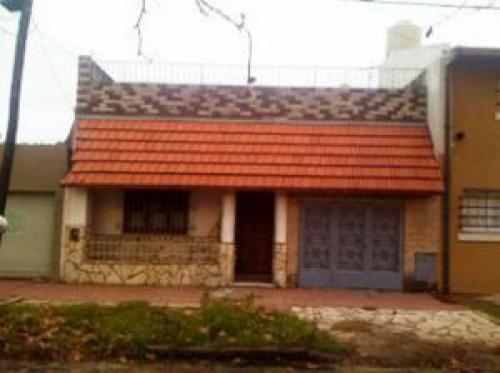CASA A REFACCIONAR EXCELENTE ZONA RESIDENCIAL LOMAS DE ZAMORA
