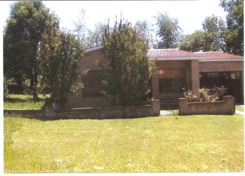 exelente chalet con terreno de igual superficie