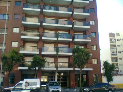 VENDE o PERMUTA (MAYOR VALOR) en MDP. Semipiso de 2 amb 1/2 – con cochera - La Perla MDP
