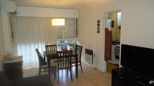 2 dorm. sin muebles Nva. Córdoba ideal compartir! piso alto