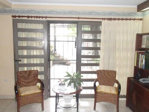 CASA A LA VENTA EN ALSINA 1400