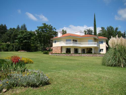 CASA EN LA GRANJA CORDOBA DUEÑO VENDE