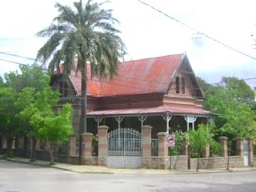 MARAVILLOSA CASONA HISTORICA de 1920. EXCELENTE ESTADO - Capilla del Monte