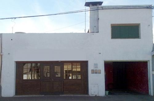Amplia casa con negocio en venta en Chillar