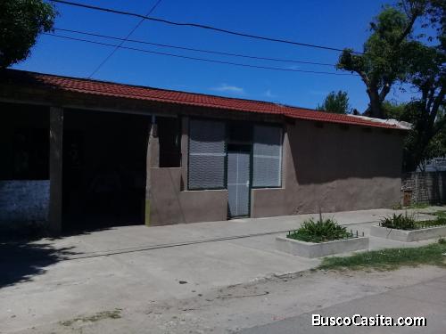 TERRENO DE 20 X 45 mts.c/ 2 Casa y 1 Dpto