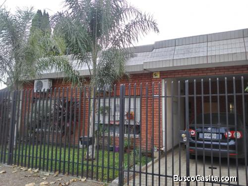 Casa 4 ambientes Villa Luzuriaga
