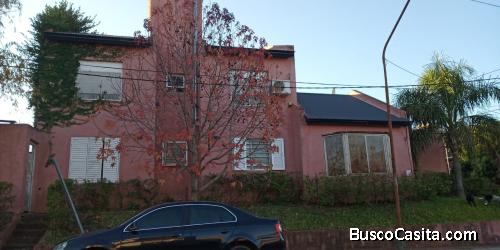 HERMOSA E IMPONENTE CASA EN CONCEPCION DEL URUGUAY!