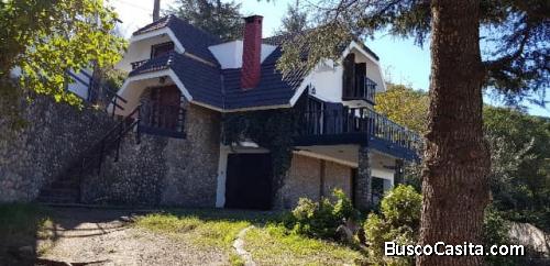 Vendo Bellisima!! Casa en Rio Ceballos 2 plantas, 4 hab,2 baños 