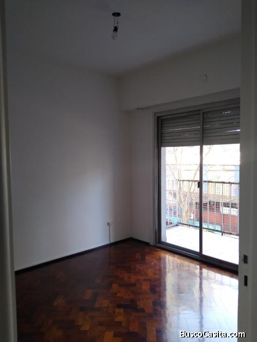 Excelente 3 ambientes sobre Av. Corrientes