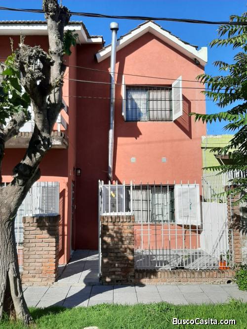 impotante Duplex, en Villa de Mayo