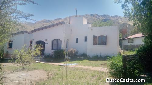 Dueña vende casa en plena sierra