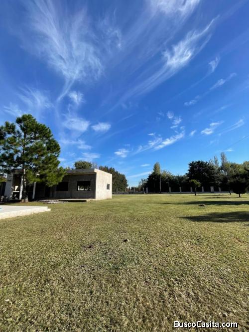 Venta de casa en barrio residencial