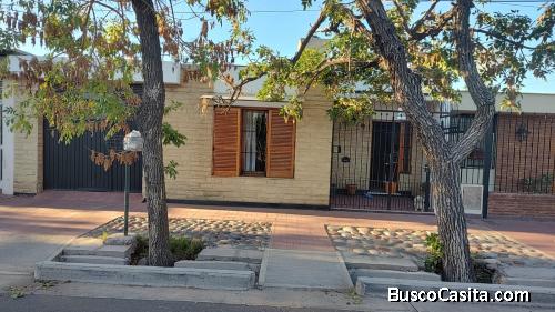 DUEÑA VENDE CASA EN DORREGO GUAYMALLEN MENDOZA