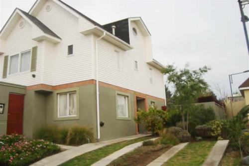 VC137 VENDE CASA EN CONDOMINIO LOMAS DE MONTEMAR CONCÓN