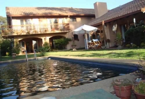 VC169 POR APURO SE LIQUIDA AMPLIA CASA SÓLIDA CON PISCINA EN JARDÍN DEL MAR VIÑA DEL MAR