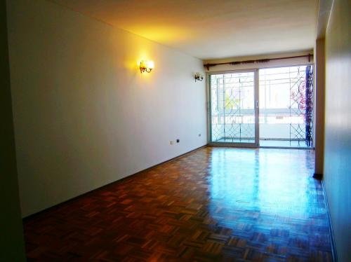 VENDO EXCELENTE DEPTO 84 M2 CENTRO VIÑA DEL MAR, 3 DORMITORIOS, 2 BAÑOS. $81.000.000