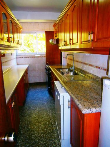 VENDO AMPLIO DEPTO 84 M2 CENTRO VIÑA DEL MAR, 3 DORMITORIOS, 2 BAÑOS, RECIÉN RENOVADO $81.000.000