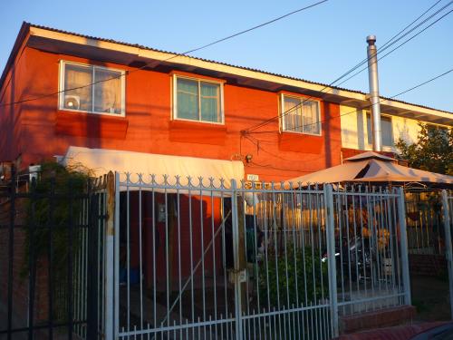 Vende casa 2 pisos sólida, ubicada  Avda México entre Las Torres y Puerto Montt