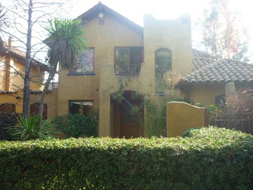 Preciosa casa de 2 pisos, excelente estado, Peñalolén