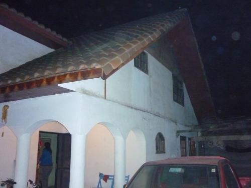 Vende casa esquina 2 pisos, Augusto Wybert, Quinta Normal