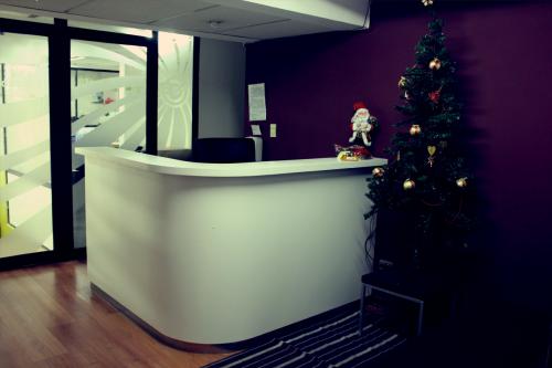 : Arriendo de oficina en providencia con secretaria-recepcionista.