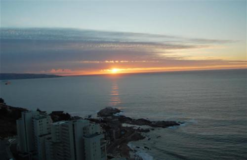 VD107 VENTA MODERNO DEPARTAMENTO REÑACA AMPLIA VISTA AL MAR - VIÑA DEL MAR