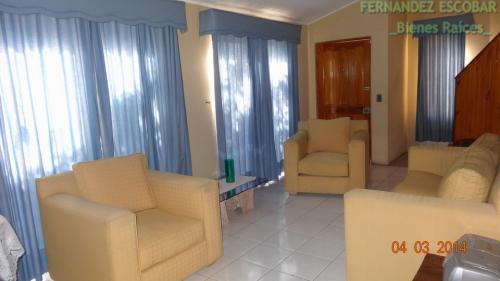 FERNANDEZ ESCOBAR Bienes Raíces Arrienda Casa Amoblada Empresas Sector Residencial Los Andes