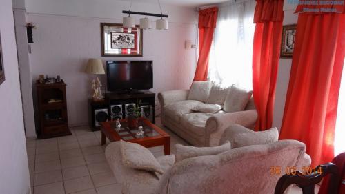 FERNANDEZ ESCOBAR Bienes Raices arrienda CASA DOS PISOS EN VISTA CORDILLERA I LOS ANDES