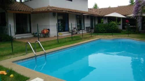 VC322 VENTA DE AMPLIA CASA EN LOS ALMENDROS DE REÑACA