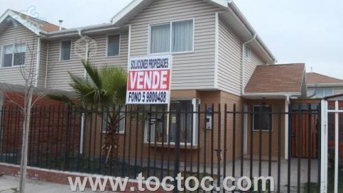 Casa en Jardines de Santa Maria