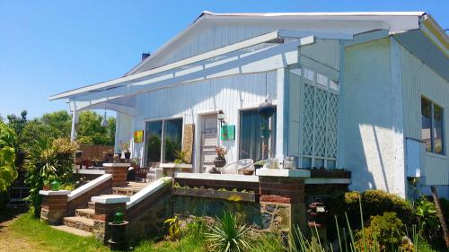 Se arrienda x día hermosa casa, frente al mar, con excelente vista