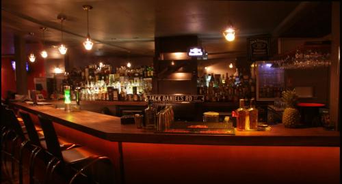 VENDO IMPORTANTE RESTAURANT-PUB EN PROVIDENCIA, BARRIO MANUEL MONTT