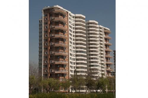 Depto. Duplex en Av. Kennedy con Geronimo de Alderete, Las Condes.