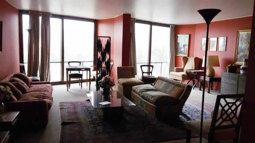 VD213 VENTA AMPLIO DEPARTAMENTO AVENIDA MARINA VIÑA DEL MAR